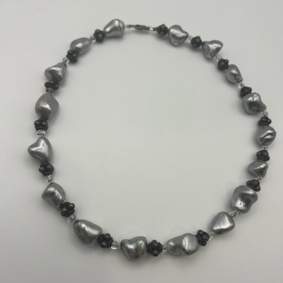 Gray Baroque pearl necklace - Picture 8 of 8
